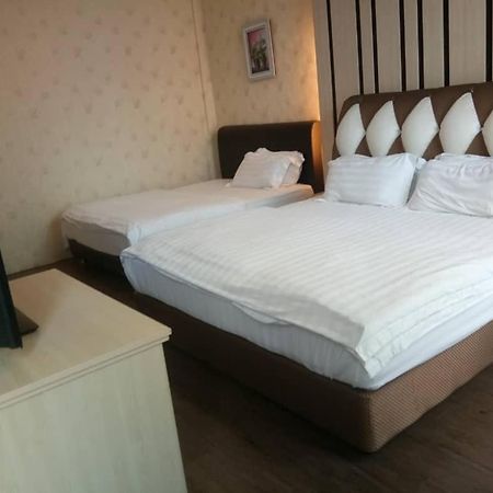 Hotel Zamburger Бентонг Экстерьер фото