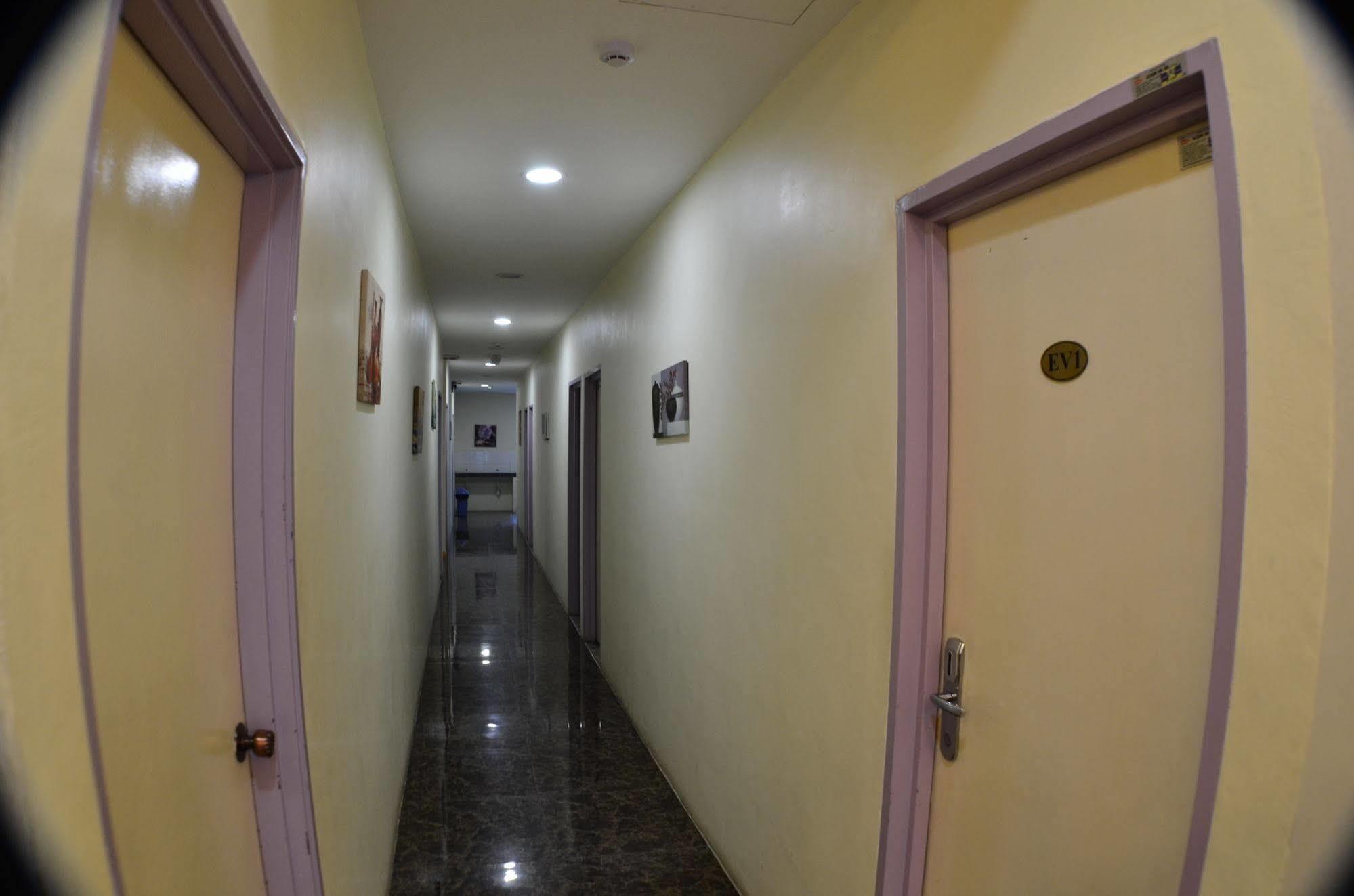Hotel Zamburger Бентонг Экстерьер фото